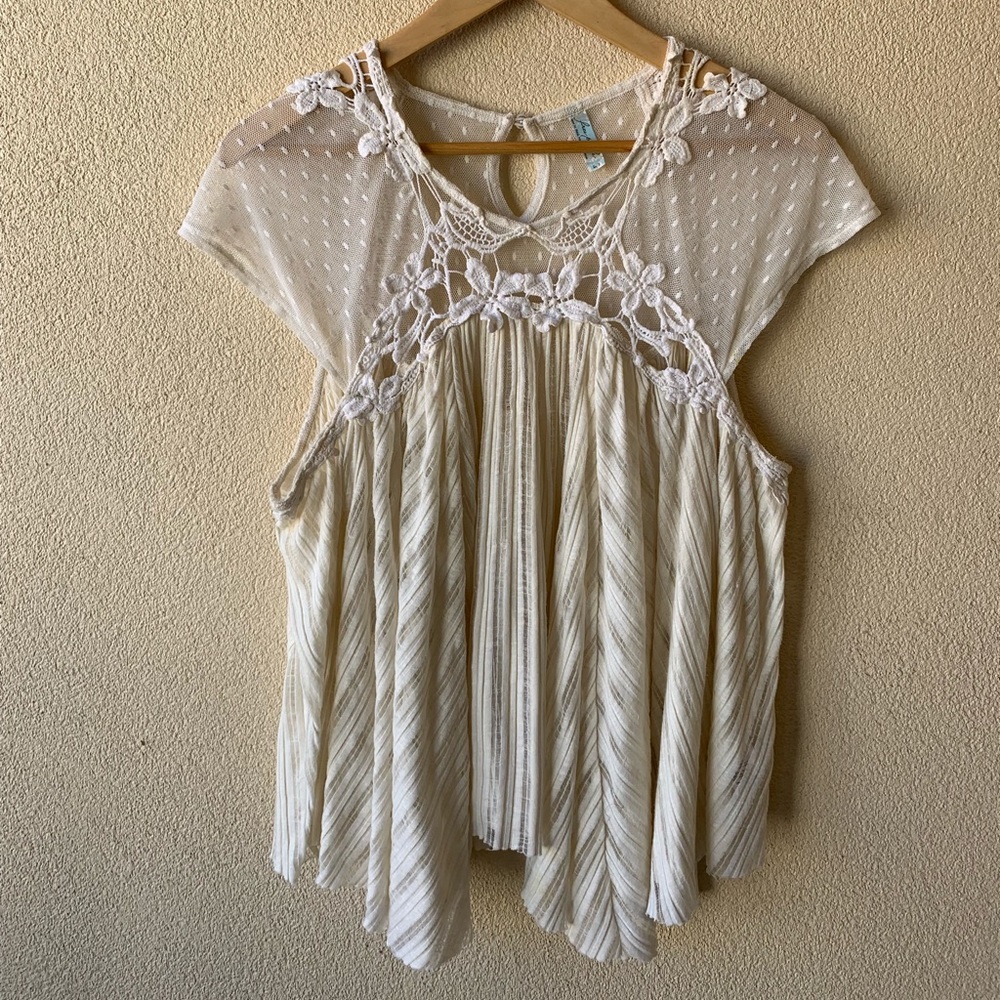 Free People embroidered top Sz L